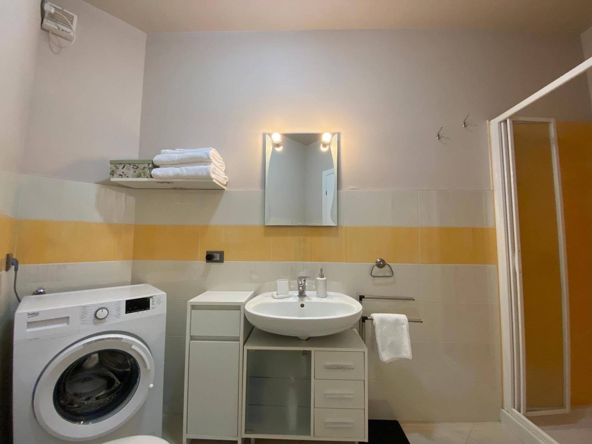 M.D.A. Apartment ตอสโกลาโน มาแดร์โน ภายนอก รูปภาพ
