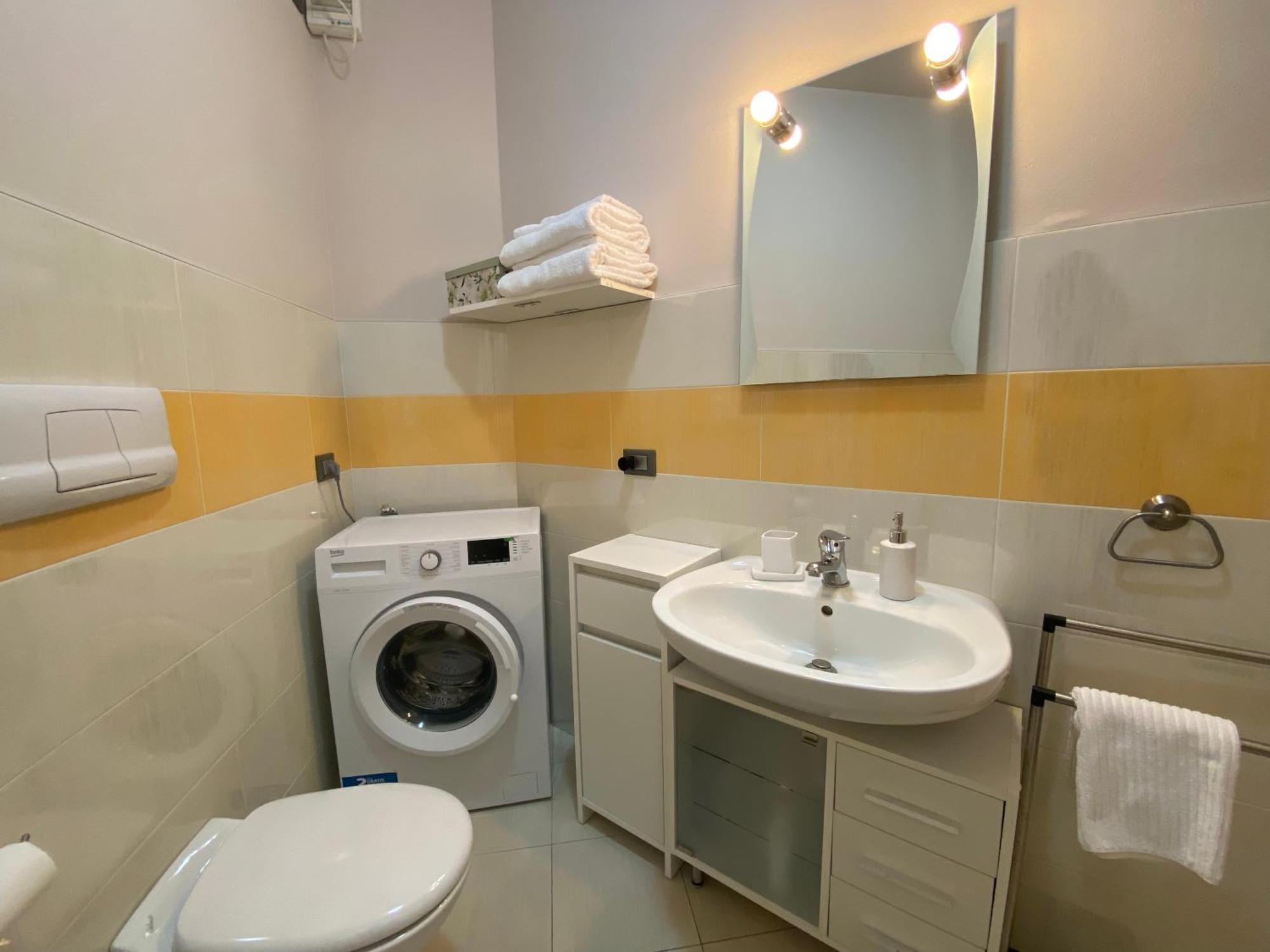 M.D.A. Apartment ตอสโกลาโน มาแดร์โน ภายนอก รูปภาพ