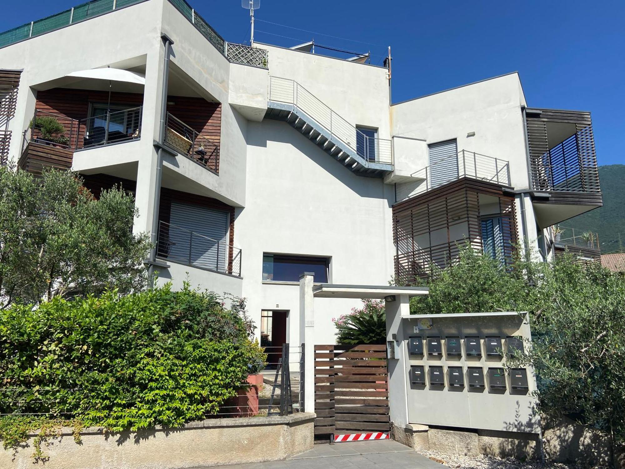 M.D.A. Apartment ตอสโกลาโน มาแดร์โน ภายนอก รูปภาพ